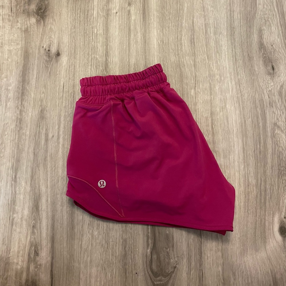 Lululemon hotty hot 2.5”
